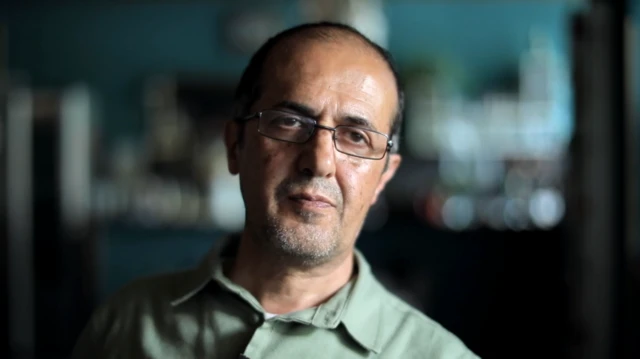 마수드의 남동생은 전선에서 15살의 나이로 목숨을 잃었다. 1년 후, 둘의 아버지는 심장마비로 숨졌다. 