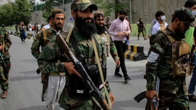 Taliban wakiwa kwenye doria