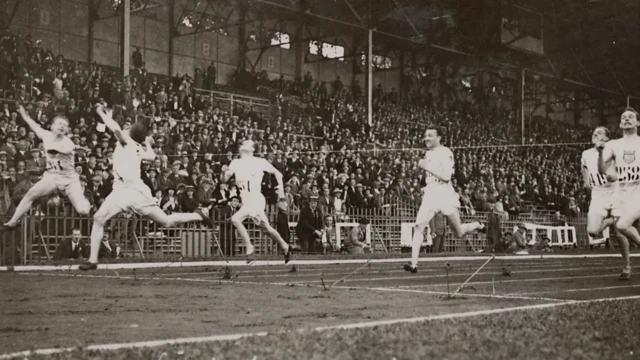Prova de corrida nas Olimpíadas na década de 1920