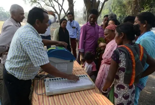 நாடாளுமன்றத் தேர்தல், வாக்குப்பதிவு, மின்னணு வாக்குப்பதிவு இயந்திரங்கள், விவிபேட்