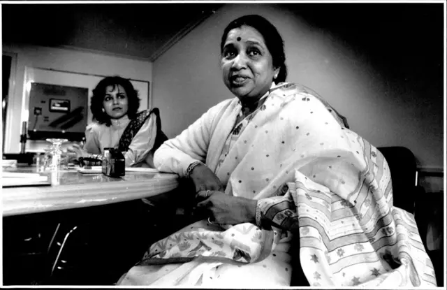 आशा भोसले 