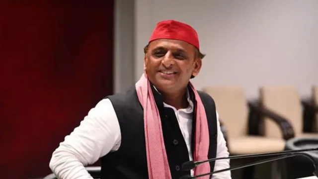 உபி வீழ்ச்சி : டெல்லியில் இருந்து தொகுதி ஒதுக்கீடு செய்த அமித்ஷா - வியூகம் வகுத்த அகிலேஷ் யாதவ்