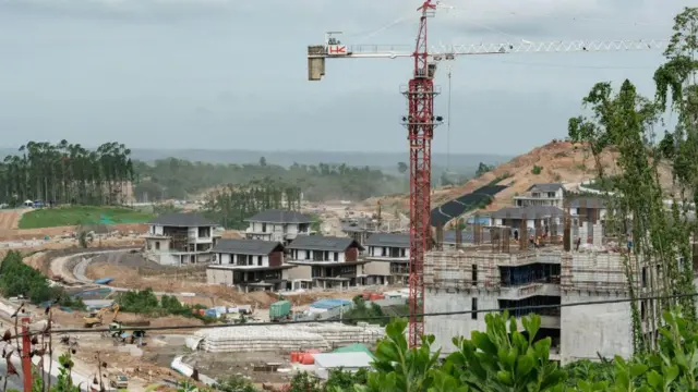  မြို့တော်သစ်ရဲ့ ဆောက်လုပ်လက်စ လုပ်ငန်းခွင် 