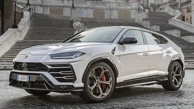 لامبورگینی اوروس رقیب اصلی شاسی‌بلند فراری است