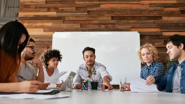 क्या फालतू की बैठकों में आपका वक़्त ज़ाया होता है?