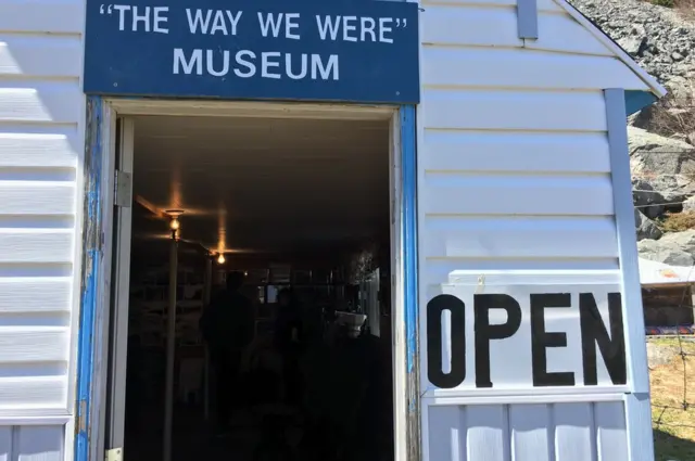 Ingreso al museo de Tilt Cove