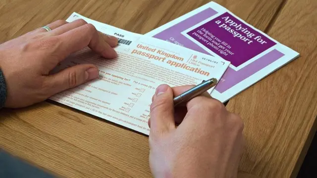 تعداد کسانی که برای پاسپورت درخواست می‏دهند در نوامبر به نسبت ماه‎های دیگر سال کم‎تر است، بنابراین بهتر است در نوامبر برای این کار اقدام کنید