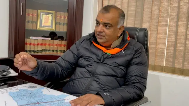 बीजेपी के उम्मीदवार आकाश सक्सेना