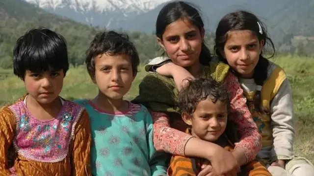 காஷ்மீர் ஃபைல்ஸ்: காஷ்மீரி பண்டிட்கள் தங்கள் சொந்த மண்ணை விட்டு வெளியேற வேண்டிவந்த அந்த இரவின் கதை