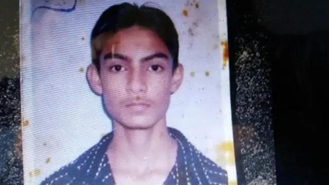 சைஃபுல்லாவின் பழைய புகைப்படம்