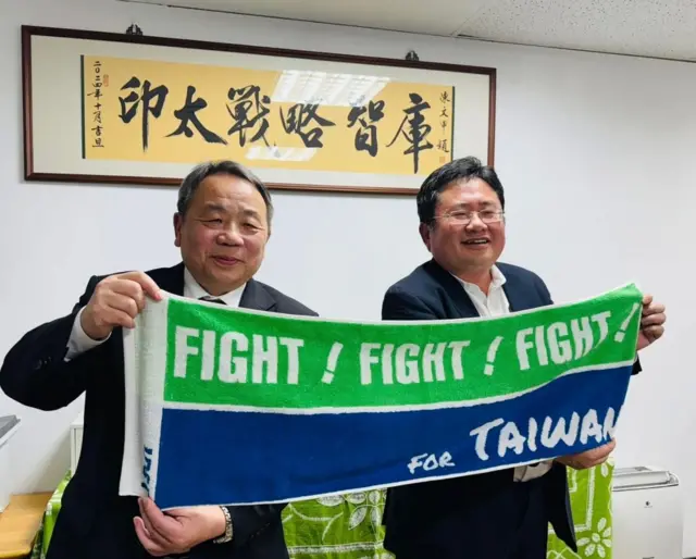 矢板明夫(右)成立“印太战略智库”,图为他与访台的日本参议员石平合照。