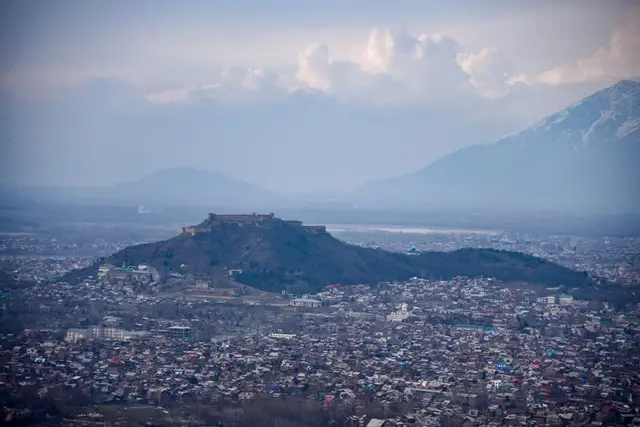 காஷ்மீர் கழுகு பார்வை