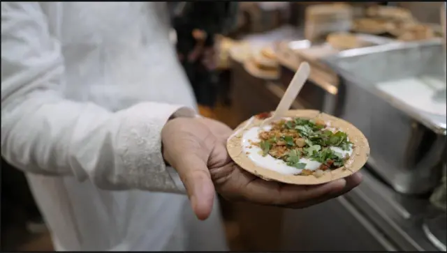 لکھنؤ کی چاٹ میں پیاز نہیں پڑتے