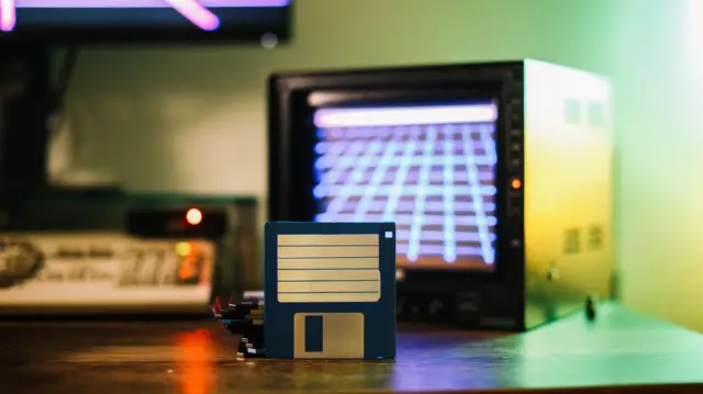 Disket dan komputer tua