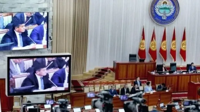 Момбеков: 21-август күнү Жогорку Кеңештин кезексиз сессиясы болбойт