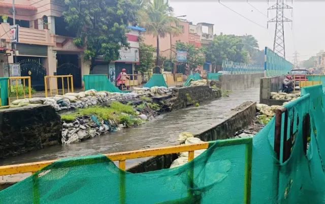 சென்னை தணிகாசலம் கால்வாயில்