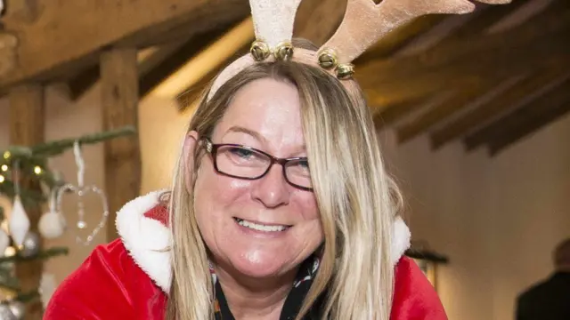 የ3 ሚሊዮን ፓወንድ ሎተሪ ደርሷት አዛውንትን የመንከባከብ ስራዋን የቀጠለችው ሱ ሪቻርድስ