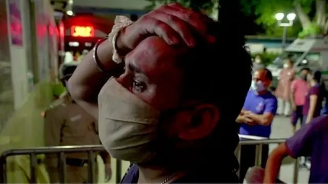 కోవిడ్ బాధితుల బంధువులు