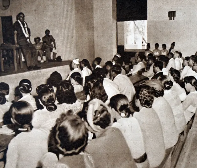 လွတ်လပ်စ ရန်ကုန်တက္ကသိုလ်ရောက် လော့မောင့်ဘက်တန် 