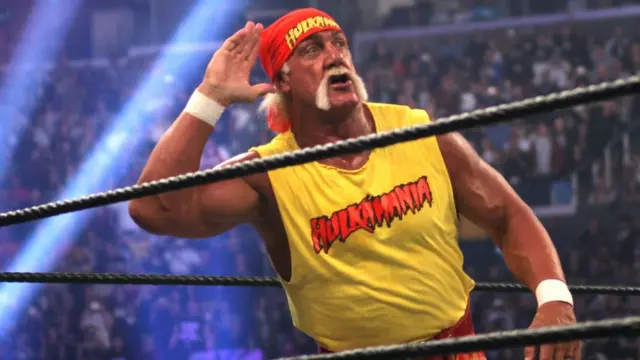 Hogan ya shahara da farin gashinsa da kuma gashin bakinsa