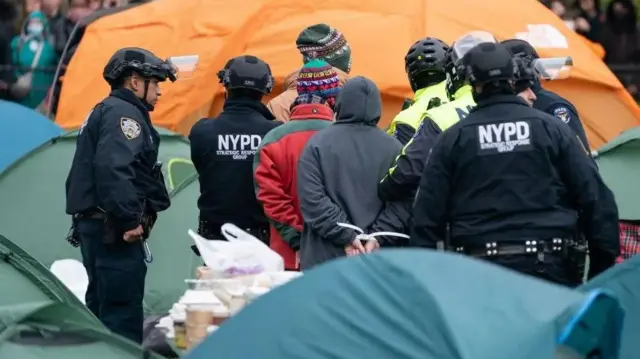 عناصر الشرطة في جامعة كولومبيا