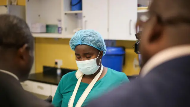 Rotational nurse wey tok say dem bin assault her for di emergency ward