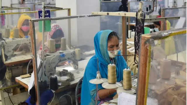 সিউয়িং বা সেলাইয়ে সবচেয়ে বেশি কাজ করে নারীরা।