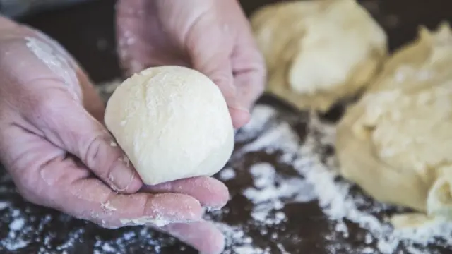 Изготовление крестовых булочек