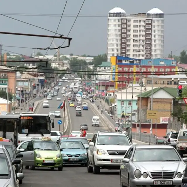 Ош шаарында жаңы курулуштар көбөйүп, шаар мурдагыдан бир топ өзгөрдү.