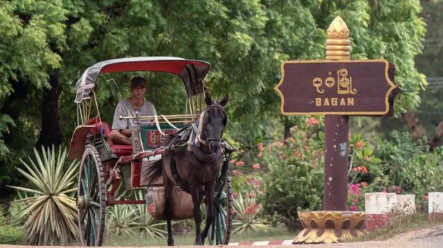 ပုဂံက မြင်းလှည်းမောင်းသူ