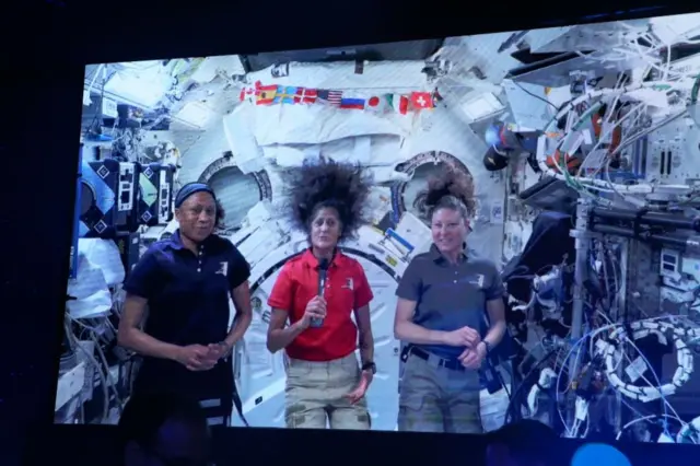 சுனிதா வில்லியம்ஸ், விண்வெளி, நாசா, ஸ்பேஸ்எக்ஸ் டிராகன்