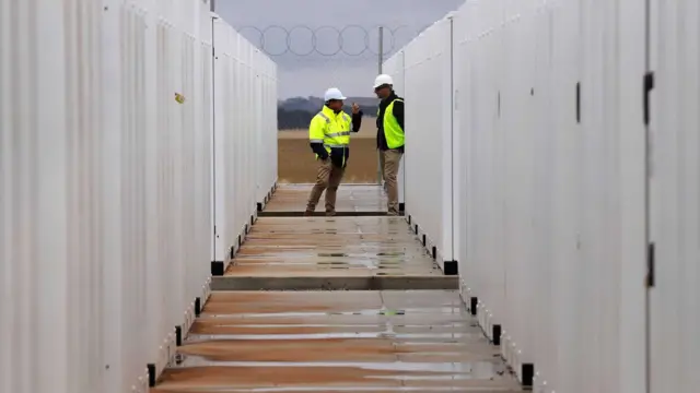 تاسیسات بزرگ باتری