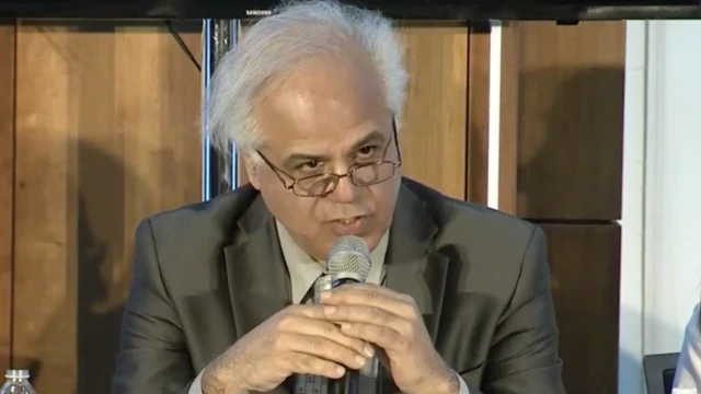 الهیار کنگرلو، مدیر پروژه ققنوس تاکید کرده این گروه غیرسیاسی و یک اندیشکده علمی است