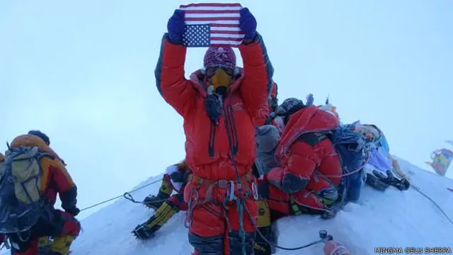 ලඛ්පා ෂාර්පා දැන් ජීවත් වන්නේ ඇමෙරිකා එක්සත් ජනපදයේ