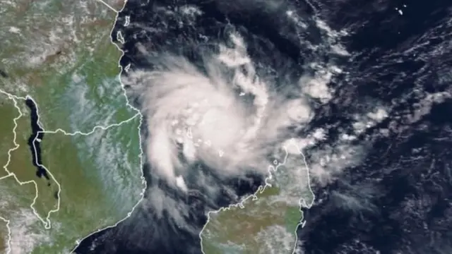 Kimbunga Jobo kilipokuwa kikikaribia pwani ya Afrika Mashariki wikendi iliopita