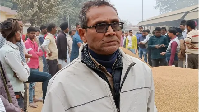 बहराइच से लखीमपुर अपना धान बेचने आये काश्तकार संजय सिंह