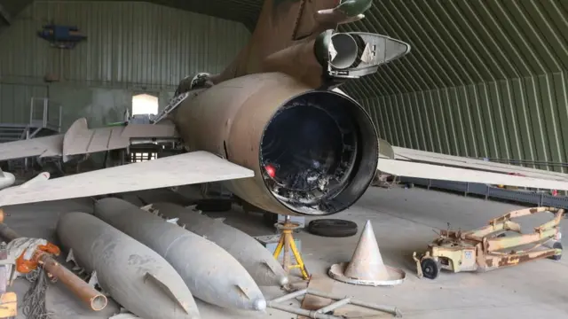 صورة أرشيفية لقاعدة الوطية الجوية.
