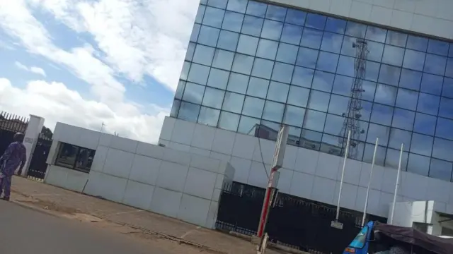 Ụlọakụ mechiri emechi