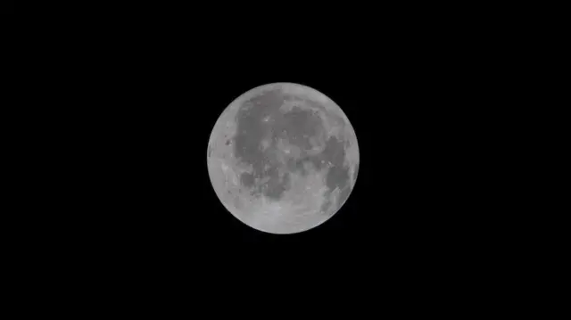 Луна, фото снято экипажем миссии