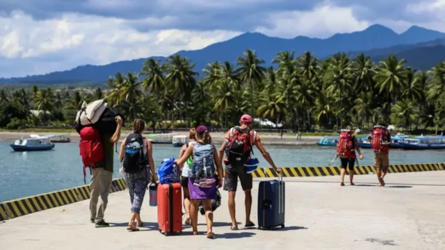 Wisawatawan di Lombok