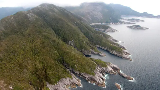 Vista aérea da ilha Suamez