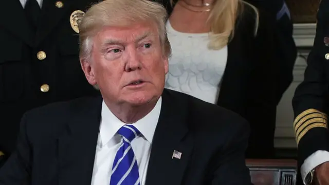 डोनल्ड ट्रंप