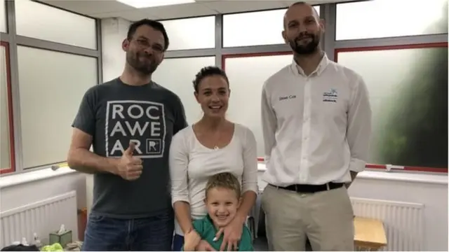 తల్లి గెమ్మాతో జాకబ్