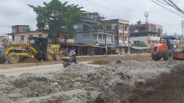 दमकमा सडक निर्माणको काम अलपत्र