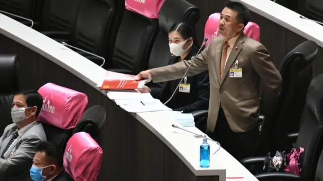 นพ.ชลน่าน ศรีแก้ว อภิปรายเปิดในนามฝ่ายค้าน