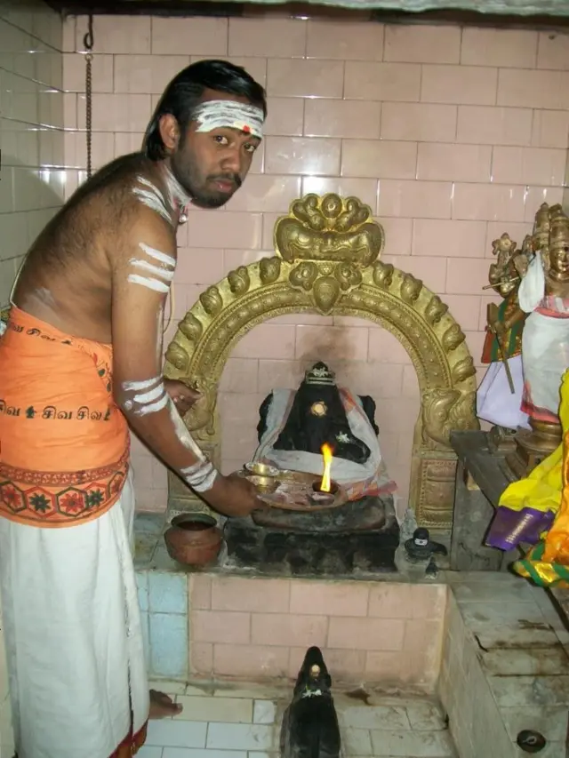 அர்ச்சகர்