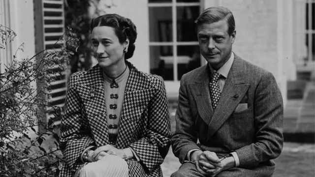 Бывший король и его жена