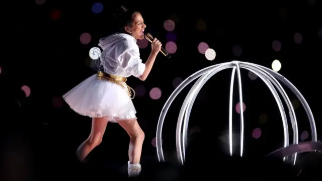 Emme Maribel Muñiz, hija de Jennifer López y Marc Anthony en el Super Bowl.