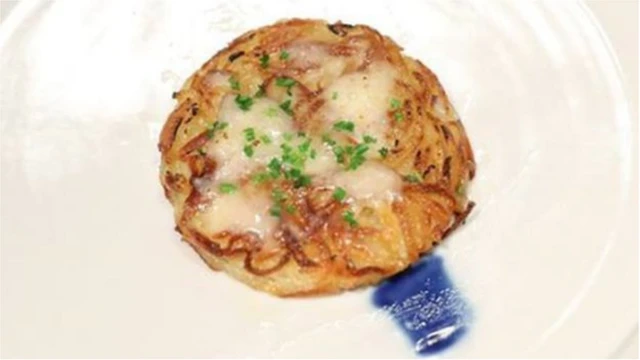 స్విస్ బంగాళా దుంపలతో చేసిన 'రోస్టి'