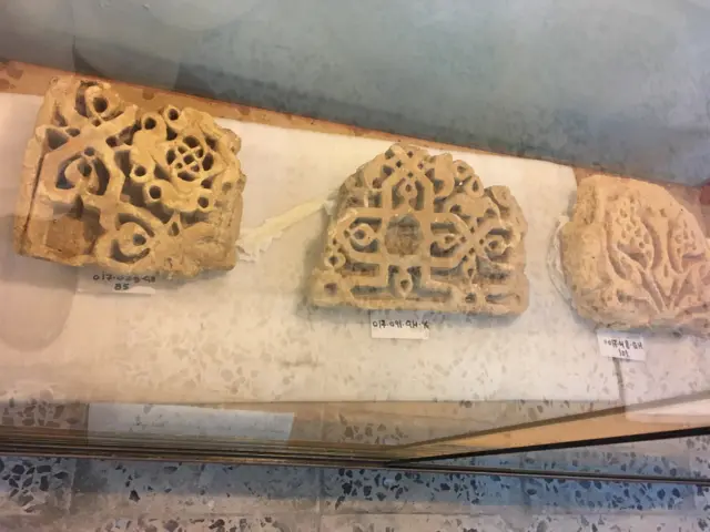 په دې موزیم کې د تیموري دورې شاوخوا ۲۰۰ اثار نندارې ته اېښودل شوي.